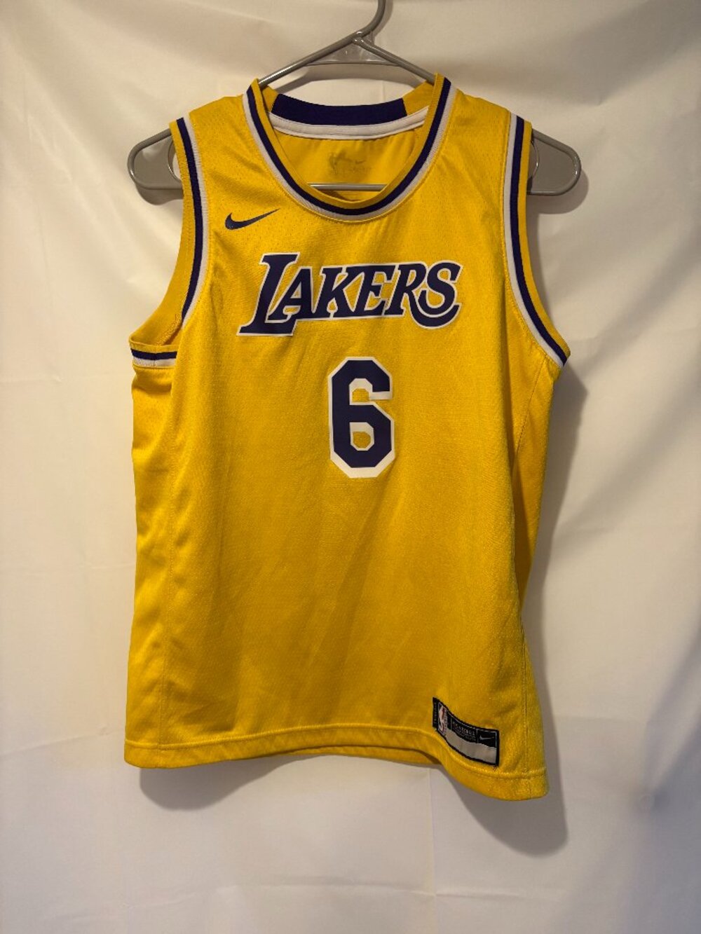 Youth Size L Nike Los Angeles Lakers LeBron James Icon Edition Swingman Jersey